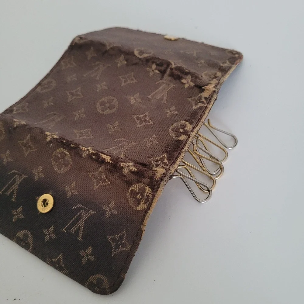 Louis Vuitton Monogram Mini Lin 6 Key Holder Brown Canvas Wallet M62991